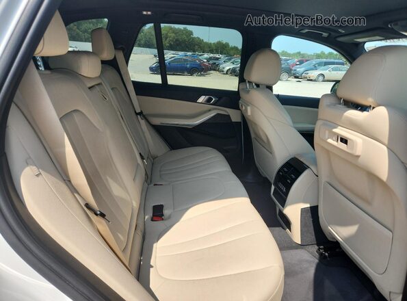 5UXCR6C00L9C65486 2020 BMW X5 White Вид підкапотного простору