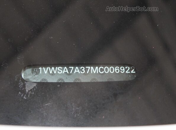 1VWSA7A37MC006922 2021 VOLKSWAGEN PASSAT White 