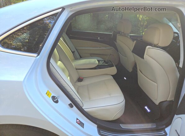 KMHGH4JH8GU104303 2016 HYUNDAI EQUUS Белый Вид салона спереди