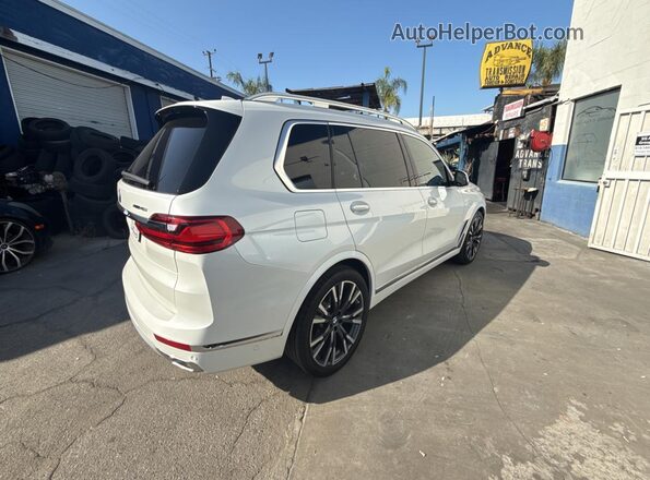 5UXCW2C01L9B07305 2020 BMW X7 White Դիմացի տեսք