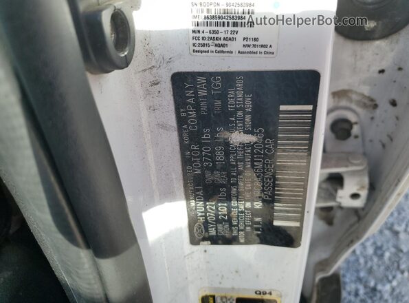 KMHRC8A36MU120465 2021 HYUNDAI VENUE White Vista interior de 360 grados