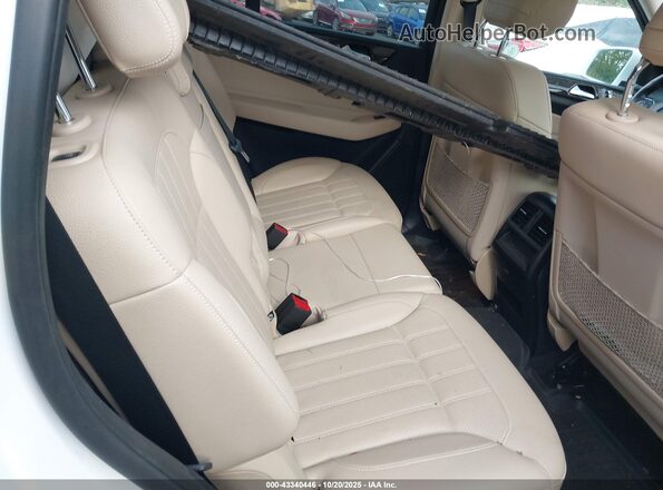 4JGDF6EE2HA807225 2017 MERCEDES-BENZ GLS 450 White VIN կոդի պիտակի տեսք