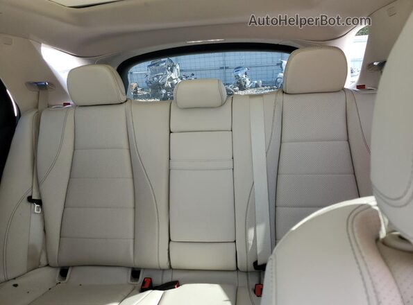 4JGFB5KB4LA241862 2020 MERCEDES-BENZ GLE White Vista de los asientos traseros