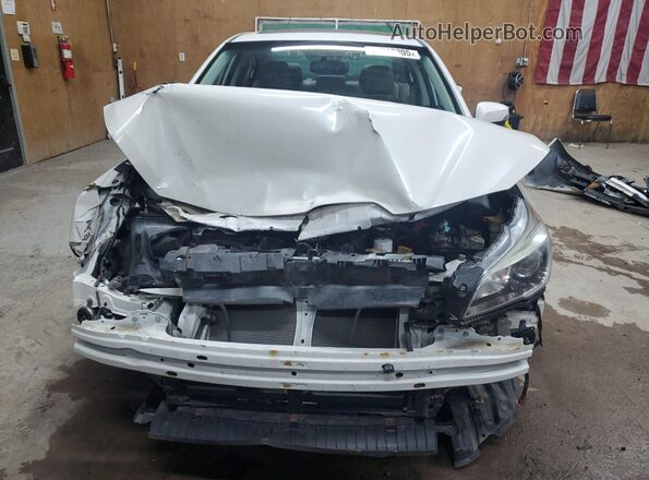 4S3BNAN68G3025055 2016 SUBARU LEGACY White Widok z przodu