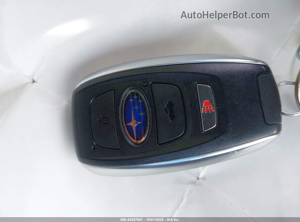 4S3GKAD65P3602978 2023 SUBARU IMPREZA White Vista del salpicadero