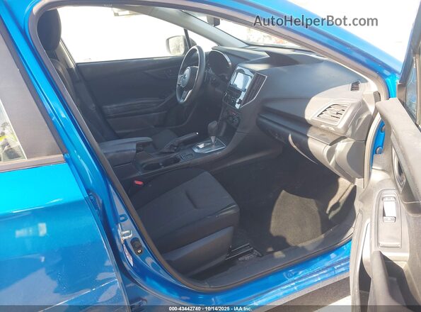 4S3GTAD67L3707464 2020 SUBARU IMPREZA Blue Front interior view