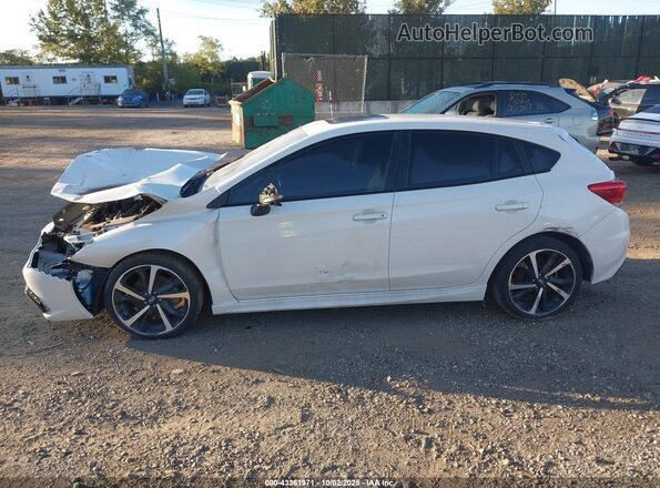 4S3GTAM64P3718203 2023 SUBARU IMPREZA White Vista interior trasera