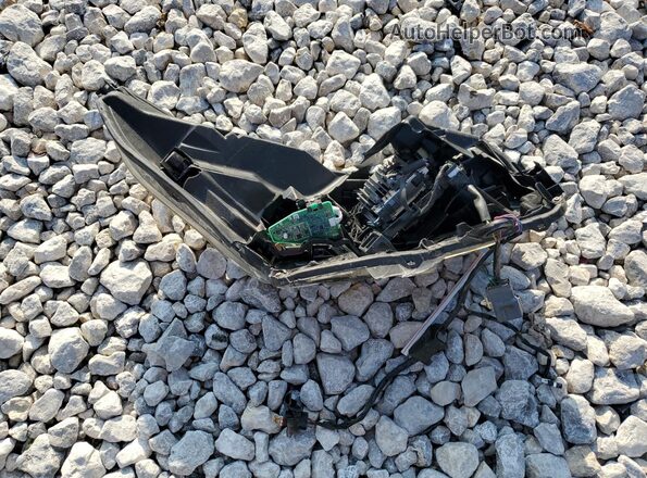 4S4BTACC3L3207248 2020 SUBARU OUTBACK Белый Вид подкапотного пространства