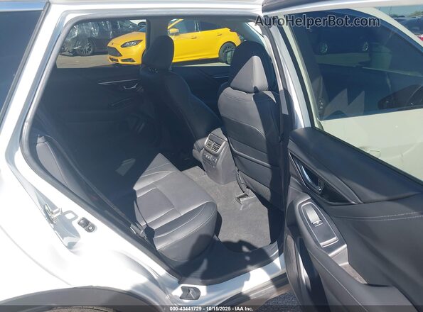 4S4BTALC0L3116485 2020 SUBARU OUTBACK White Widok naklejki z numerem VIN