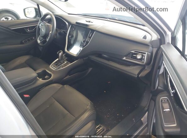4S4BTANC7N3246313 2022 SUBARU OUTBACK Серебряный Вид салона спереди
