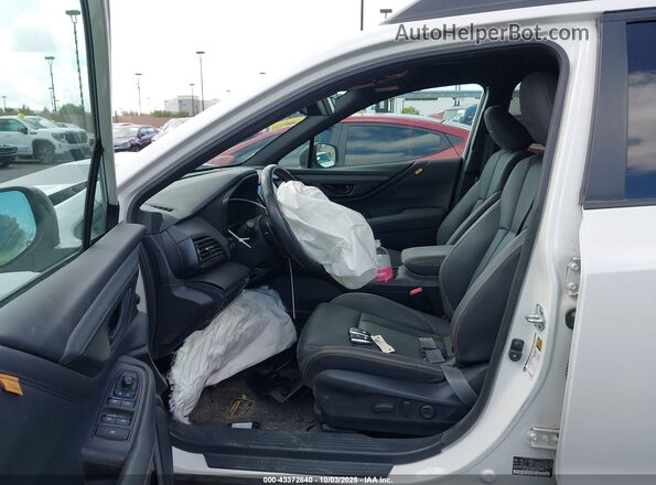4S4BTGUD4R3239368 2024 SUBARU OUTBACK Белый Вид салона спереди