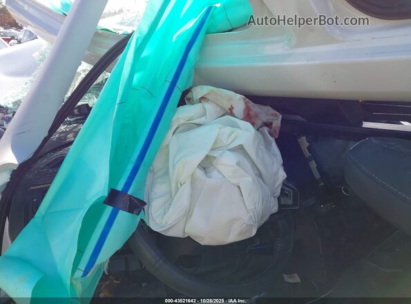4S4WMAJD8N3450423 2022 SUBARU ASCENT White Widok tylnych siedzeń