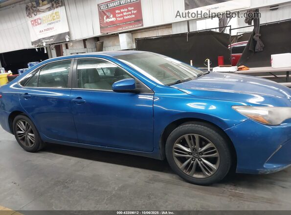 4T1BF1FK7HU754552 2017 TOYOTA CAMRY Blue Rear interior view