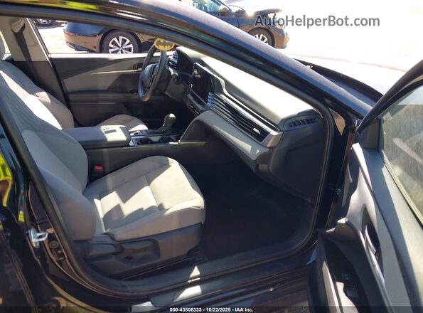 4T1DAACK4SU564713 2025 TOYOTA LE Black Widok wnętrza z przodu