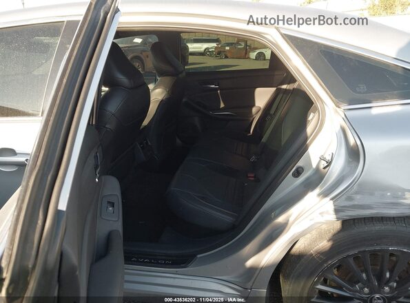 4T1E21FB7LU016039 2020 TOYOTA AVALON HYBRID Silver VIN კოდის სტიკერის ხედი