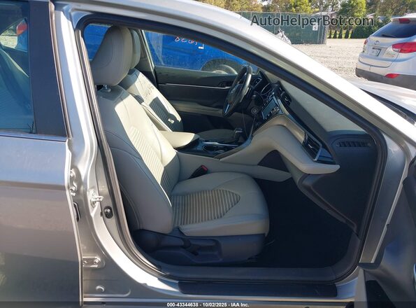 4T1G11BK7LU013255 2020 TOYOTA CAMRY Silver Vista interior delantera