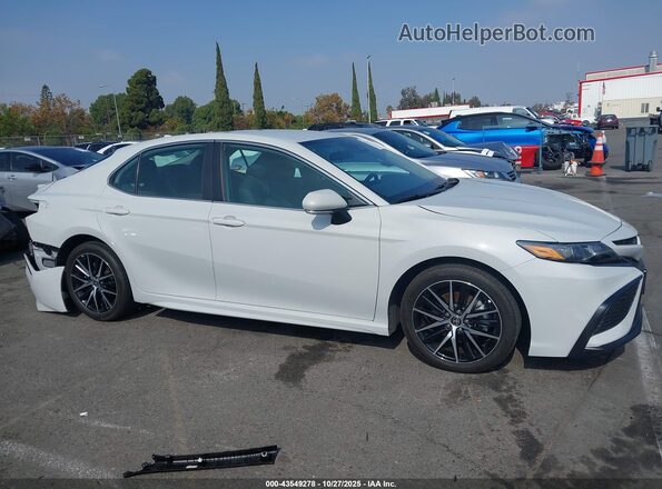 4T1G31AK8RU072402 2024 TOYOTA CAMRY HYBRID White 360 interior view