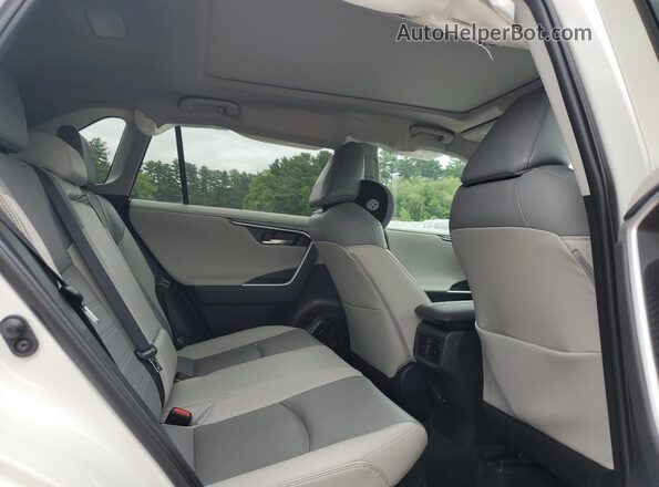 4T3D6RFV2NU092996 2022 TOYOTA LIMITED White უკანა სალონის ხედი