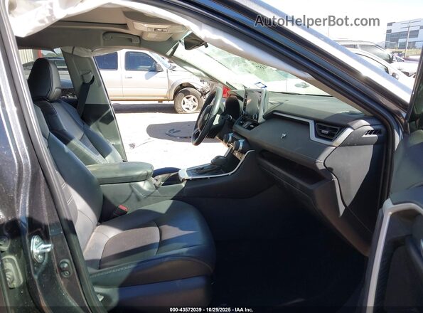 4T3D6RFV8MU033904 2021 TOYOTA LIMITED Gray Вид салону спереду