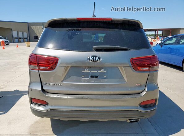 5XYPG4A36KG496705 2019 KIA SORENTO Gray Front interior view
