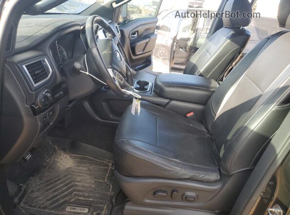 1N6BA1F40KN516660 2019 NISSAN TITAN Black Առջևի վահանակի տեսք