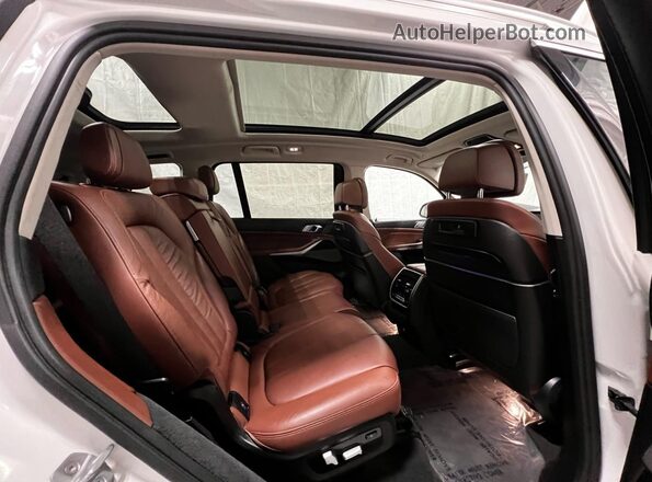 5UXCW2C0XL9B24409 2020 BMW X7 White Вид салону спереду