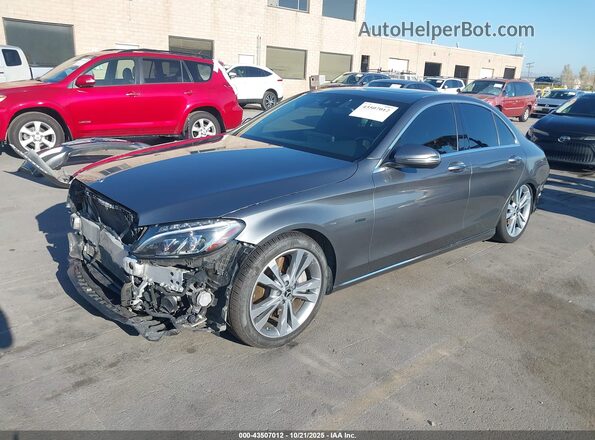 55SWF4HBXJU272305 2018 MERCEDES-BENZ C 350E Gray Առջևի ձախ երեք քառորդ տեսարան