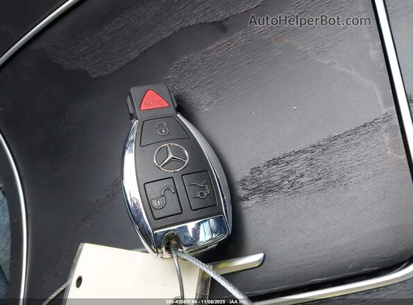 55SWF4KBXHU186883 2017 MERCEDES-BENZ C-CLASS Black Dashboard view