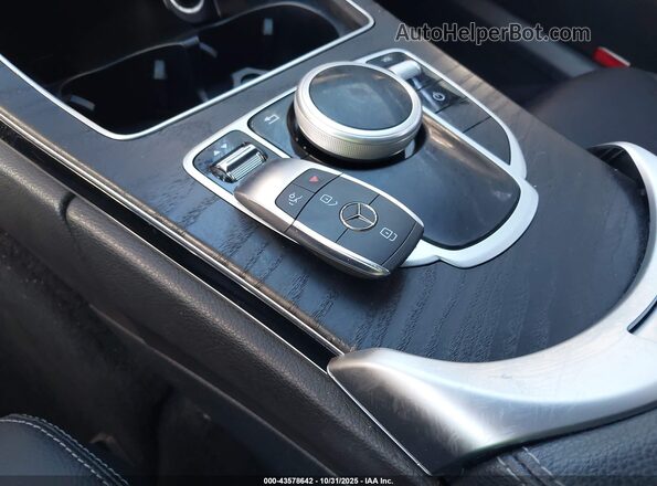 55SWF8DB8LU323381 2020 MERCEDES-BENZ C-CLASS Черный Вид панели приборов