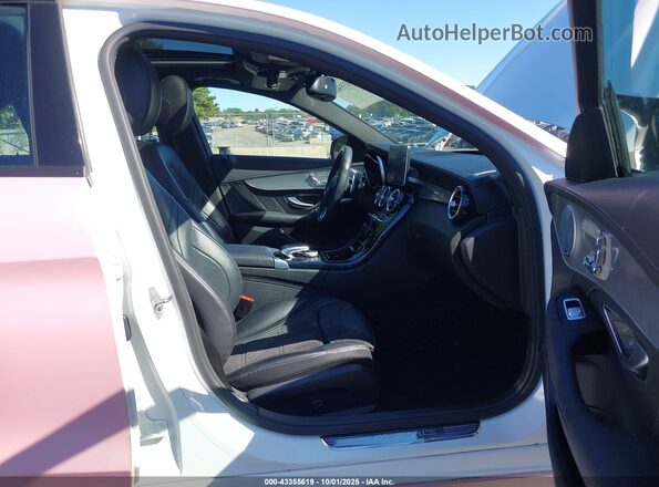 55SWF8GB8JU243345 2018 MERCEDES-BENZ AMG C 63 White Front interior view