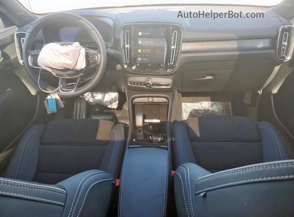 YV4ED3GL0P2057824 2023 VOLVO C40 Синий Вид щитка приборов