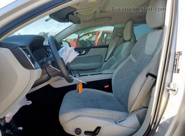 7JRL12FZ2NG174342 2022 VOLVO S60 Silver წინა პანელის ხედი