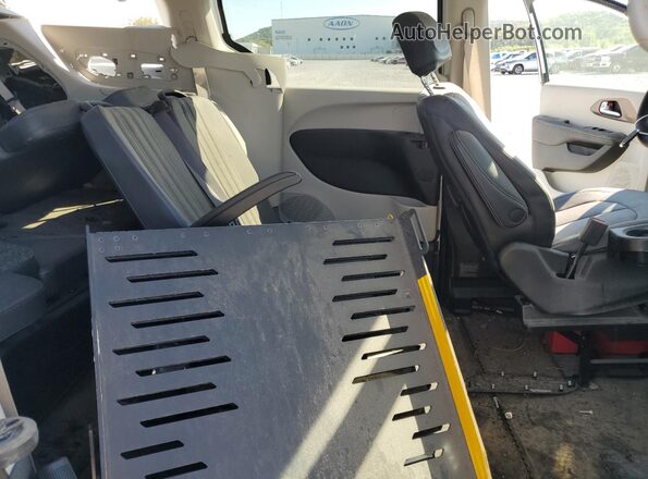 2C4RC1CG9PR512823 2023 CHRYSLER OTHER White Vista del compartimento del motor
