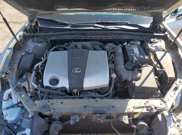 58ABZ1B10KU024101 2019 LEXUS ES Gray Rear interior view