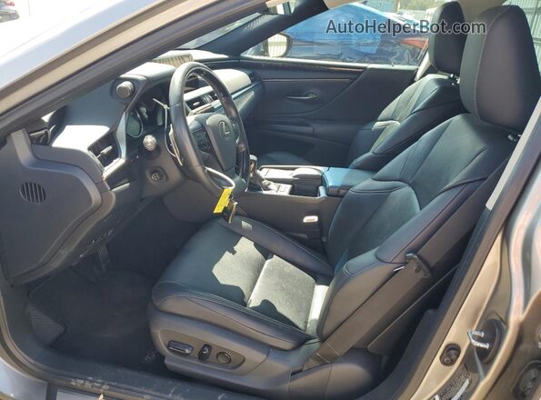58AD21B13LU008960 2020 LEXUS ES Серебряный Вид салона спереди