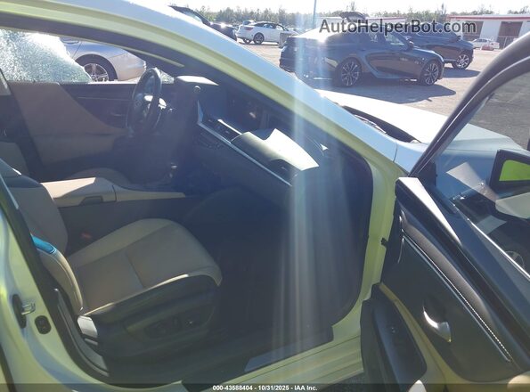 58AD21B15LU005901 2020 LEXUS ES 300H White Вид салону спереду