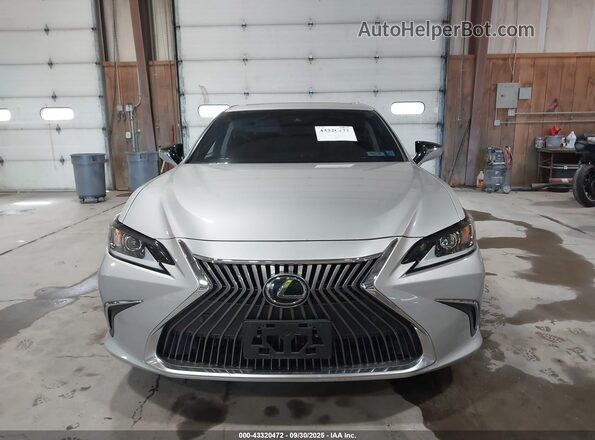 58ADZ1B11MU084142 2021 LEXUS ES 350 Gray Widok wnętrza z tyłu