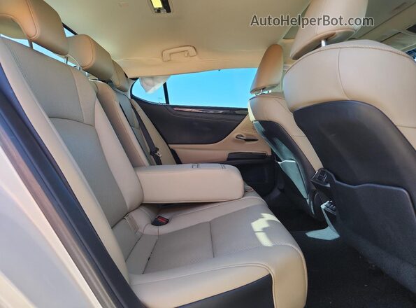 58ADZ1B15LU061266 2020 LEXUS ES White Вид задніх сидінь