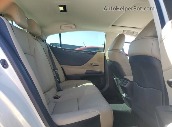 58ADZ1B16LU062572 2020 LEXUS ES White Vista de los asientos traseros