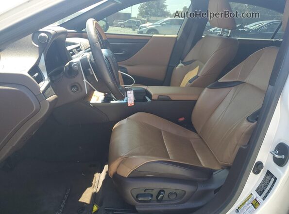 58AEZ1B11LU068428 2020 LEXUS ES Белый Вид салона спереди