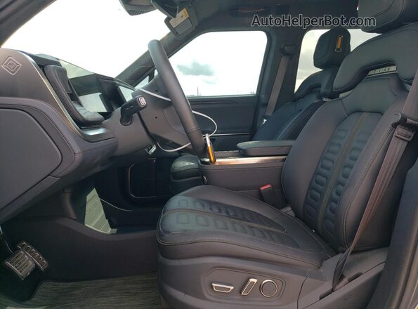 7FCTGAAA1NN012877 2022 RIVIAN R1T Gray Вид салону спереду