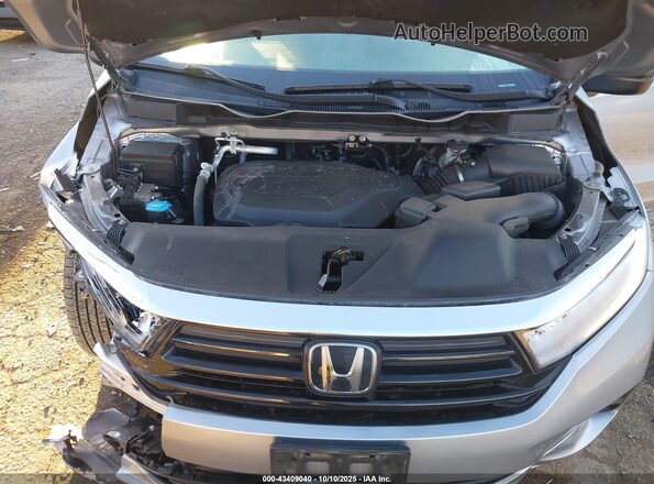 5FNRL6H29NB009151 2022 HONDA ODYSSEY Silver Вид ззаду