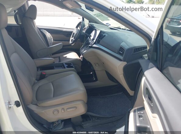 5FNRL6H61RB008617 2024 HONDA ODYSSEY White Front interior view