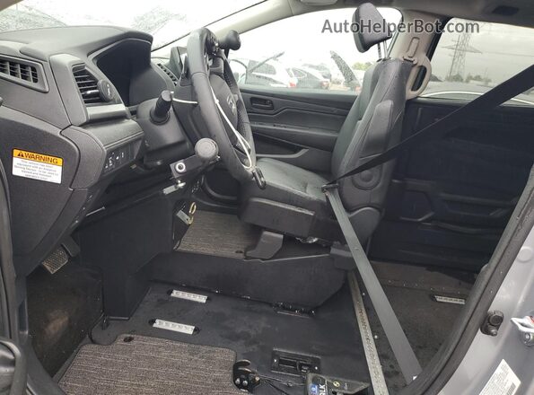 5FNRL6H65SB018122 2025 HONDA ODYSSEY Серебряный Вид салона спереди