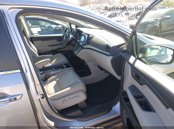 5FNRL6H73NB069423 2022 HONDA ODYSSEY Silver Vista interior delantera