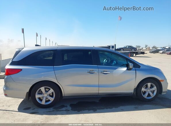 5FNRL6H74LB020759 2020 HONDA ODYSSEY Silver Widok wnętrza z tyłu