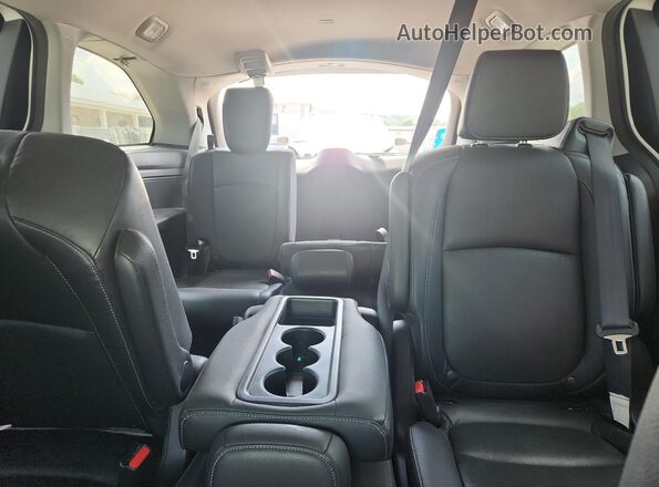 5FNRL6H83MB007639 2021 HONDA ODYSSEY White Rear seats view