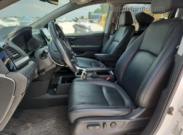 5FNRL6H83MB007639 2021 HONDA ODYSSEY White Front interior view