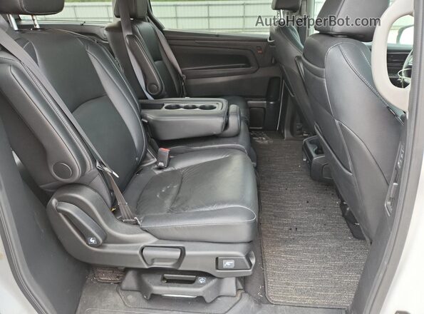 5FNRL6H83MB007639 2021 HONDA ODYSSEY White Rear interior view