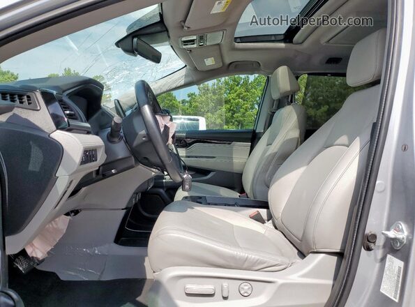 5FNRL6H89RB030298 2024 HONDA ODYSSEY Silver Front interior view